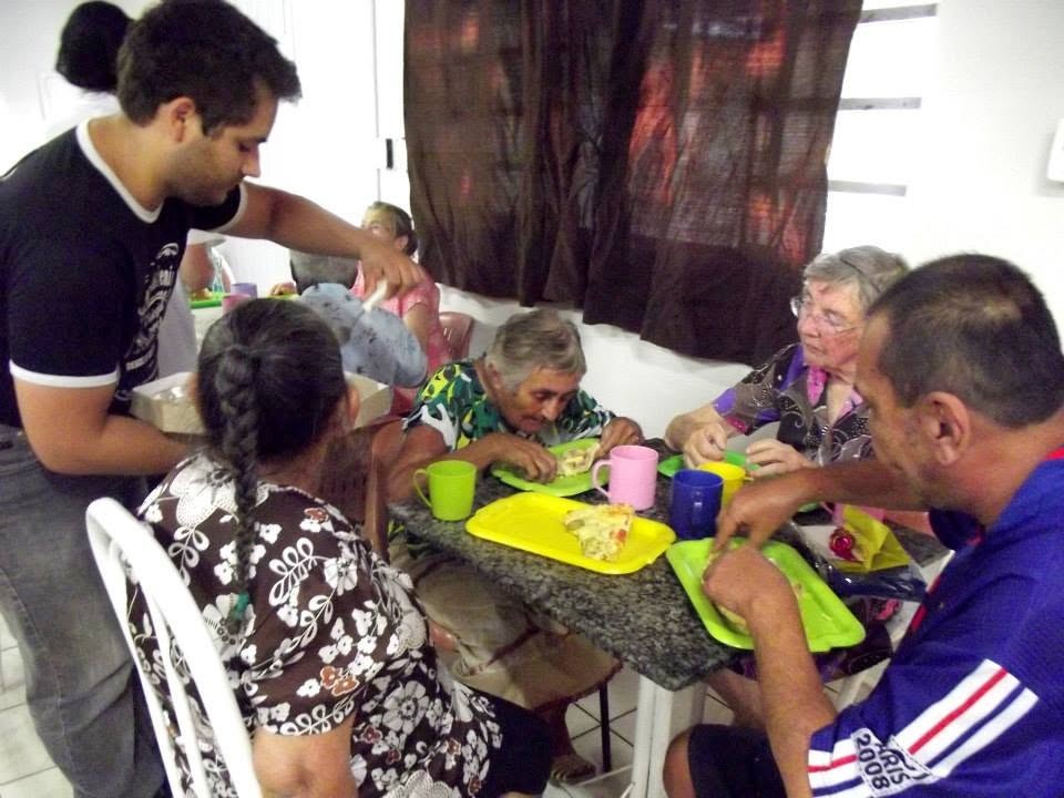 Pizza & Música Dia dos Pais no Abrigo dos Idosos