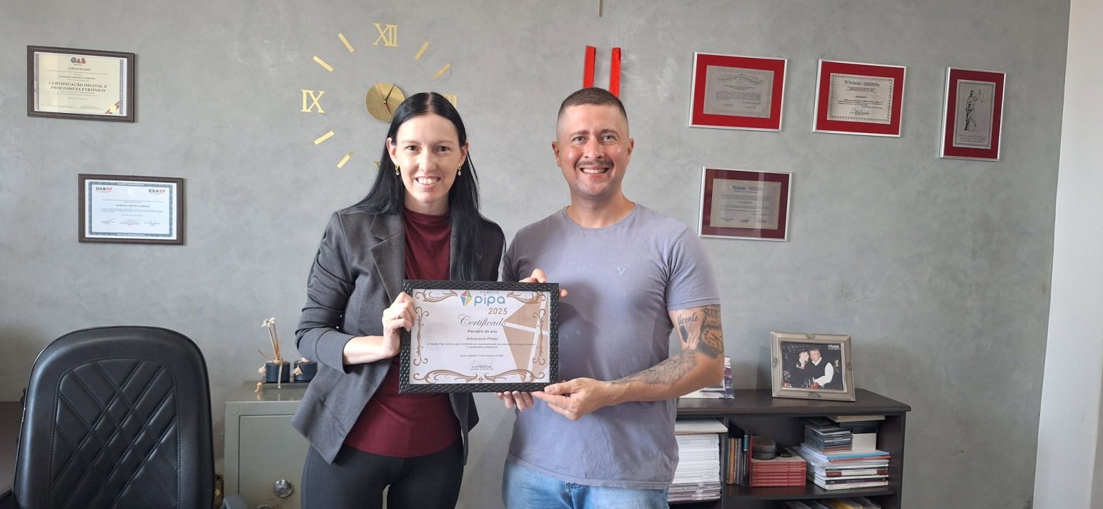 Família Pipa homenageou Dra. Pretel com Certificado Benemérito de 2025