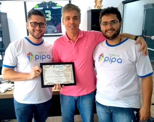 Família Pipa homenageou ASSIM com Certificado Benemérito
