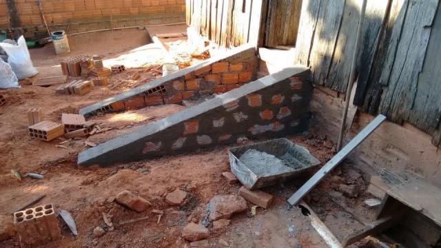 Casa da Amizade, JL Materiais para Construção e Sucata do Garbo: uma nova entrada para Dona Anita