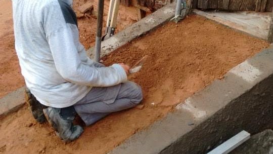 Casa da Amizade, JL Materiais para Construção e Sucata do Garbo: uma nova entrada para Dona Anita