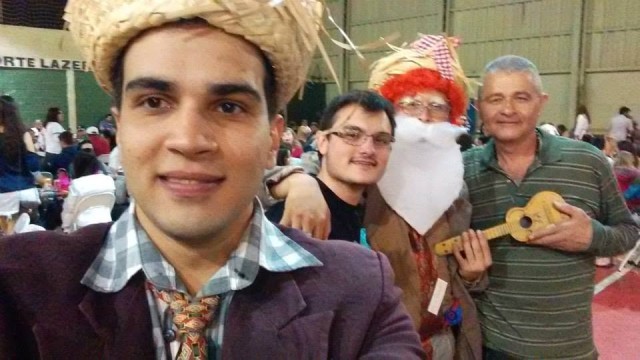 Família Pipa no Arraiá do Abrigo dos Idosos