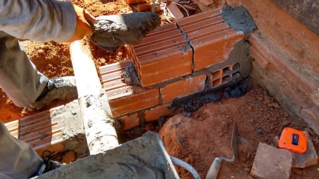 Casa da Amizade, JL Materiais para Construção e Sucata do Garbo: uma nova entrada para Dona Anita