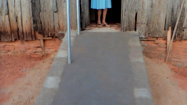 Casa da Amizade, JL Materiais para Construção e Sucata do Garbo: uma nova entrada para Dona Anita