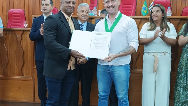 Voluntários recebem honraria