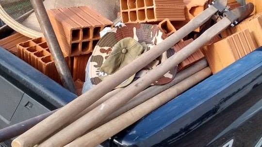 Casa da Amizade, JL Materiais para Construção e Sucata do Garbo: uma nova entrada para Dona Anita