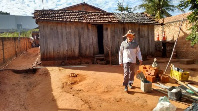 Casa da Amizade, JL Materiais para Construção e Sucata do Garbo: uma nova entrada para Dona Anita