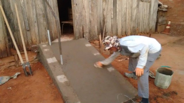 Casa da Amizade, JL Materiais para Construção e Sucata do Garbo: uma nova entrada para Dona Anita