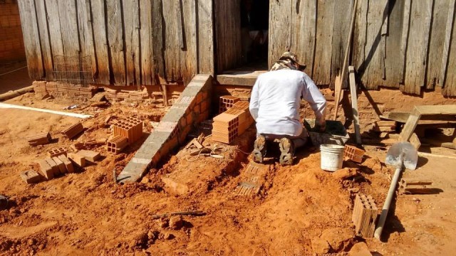 Casa da Amizade, JL Materiais para Construção e Sucata do Garbo: uma nova entrada para Dona Anita