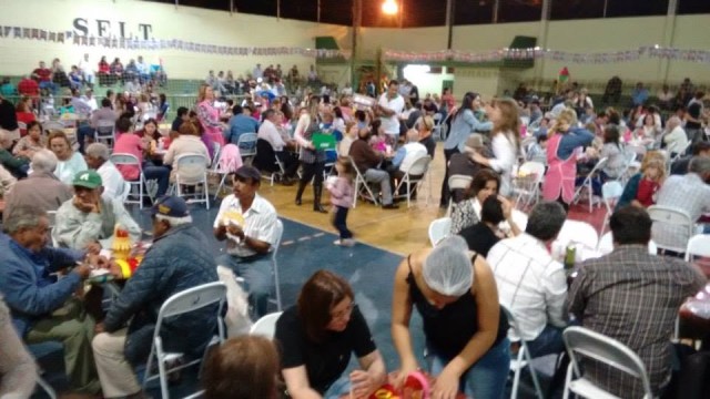 Família Pipa no Arraiá do Abrigo dos Idosos