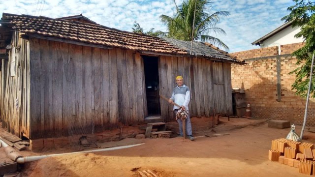 Casa da Amizade, JL Materiais para Construção e Sucata do Garbo: uma nova entrada para Dona Anita