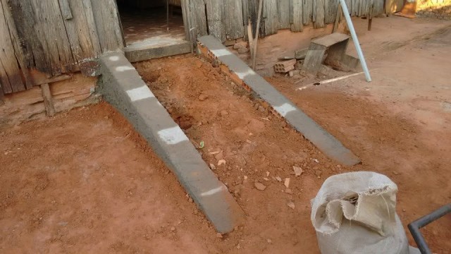 Casa da Amizade, JL Materiais para Construção e Sucata do Garbo: uma nova entrada para Dona Anita