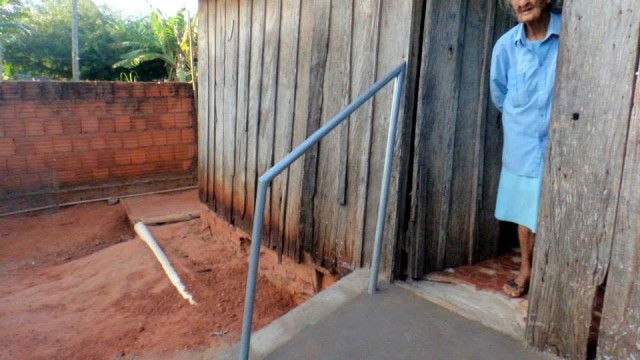 Casa da Amizade, JL Materiais para Construção e Sucata do Garbo: uma nova entrada para Dona Anita