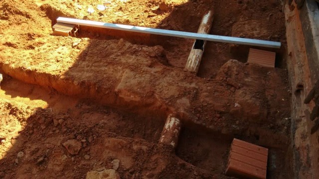 Casa da Amizade, JL Materiais para Construção e Sucata do Garbo: uma nova entrada para Dona Anita